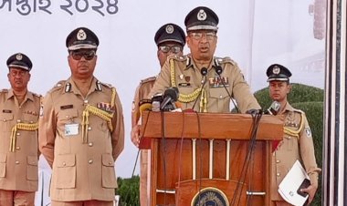 পুলিশ সদস্যের হাতে মাদক দেখলে চাকরি যাবে: আইজিপি