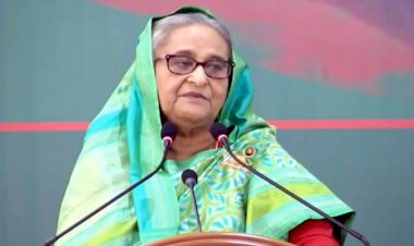 বিএনপির নেতাদের বউরা যেন ভারতীয় শাড়ি না পরেন: প্রধানমন্ত্রী