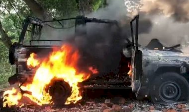 গোপালগঞ্জে আ. লীগের বিক্ষোভ, সেনাবাহিনীর গাড়িতে হামলা