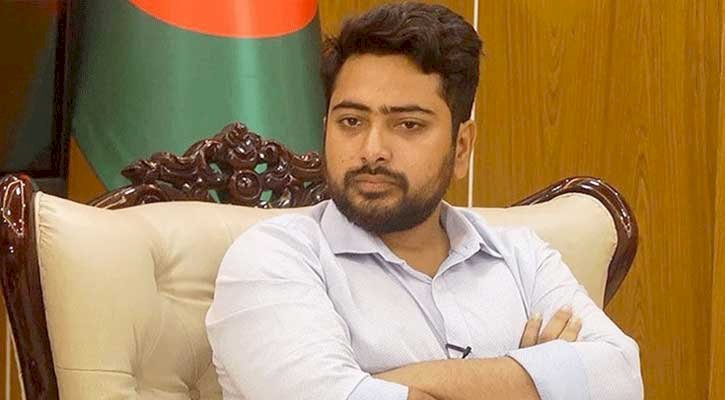 নাম ব্যবহার করে তদবির বিষয়ে যে বার্তা দিলেন উপদেষ্টা নাহিদ