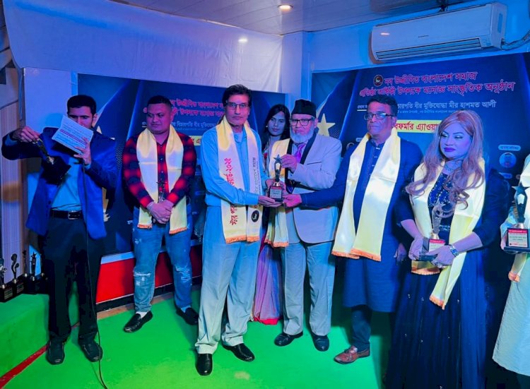 চিত্রকর্মের জন্য জাতীয়ভাবে পুরস্কৃত শিল্পী বাইস কাদির 