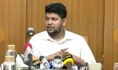 ফ্যাসিবাদমুক্ত গণমাধ্যম তৈরিতে লাইভ টিভি ও নেক্সট টিভিকে লাইসেন্স দেওয়া হয়েছে: তথ্য উপদেষ্টা