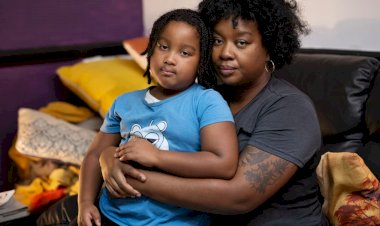 ইংল্যান্ডে হোমলেস ছাত্রদের কাপড় ধুয়ে স্কুলে পৌঁছে দিচ্ছেন মহান শিক্ষকরা